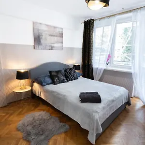 Clicktheflat Muranow Хостел Варшава