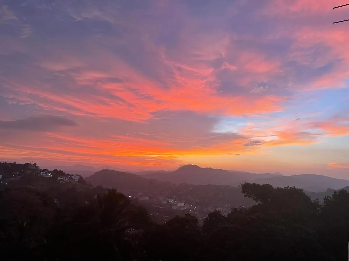 Golden Sky Residence Kandy Bed & Breakfast