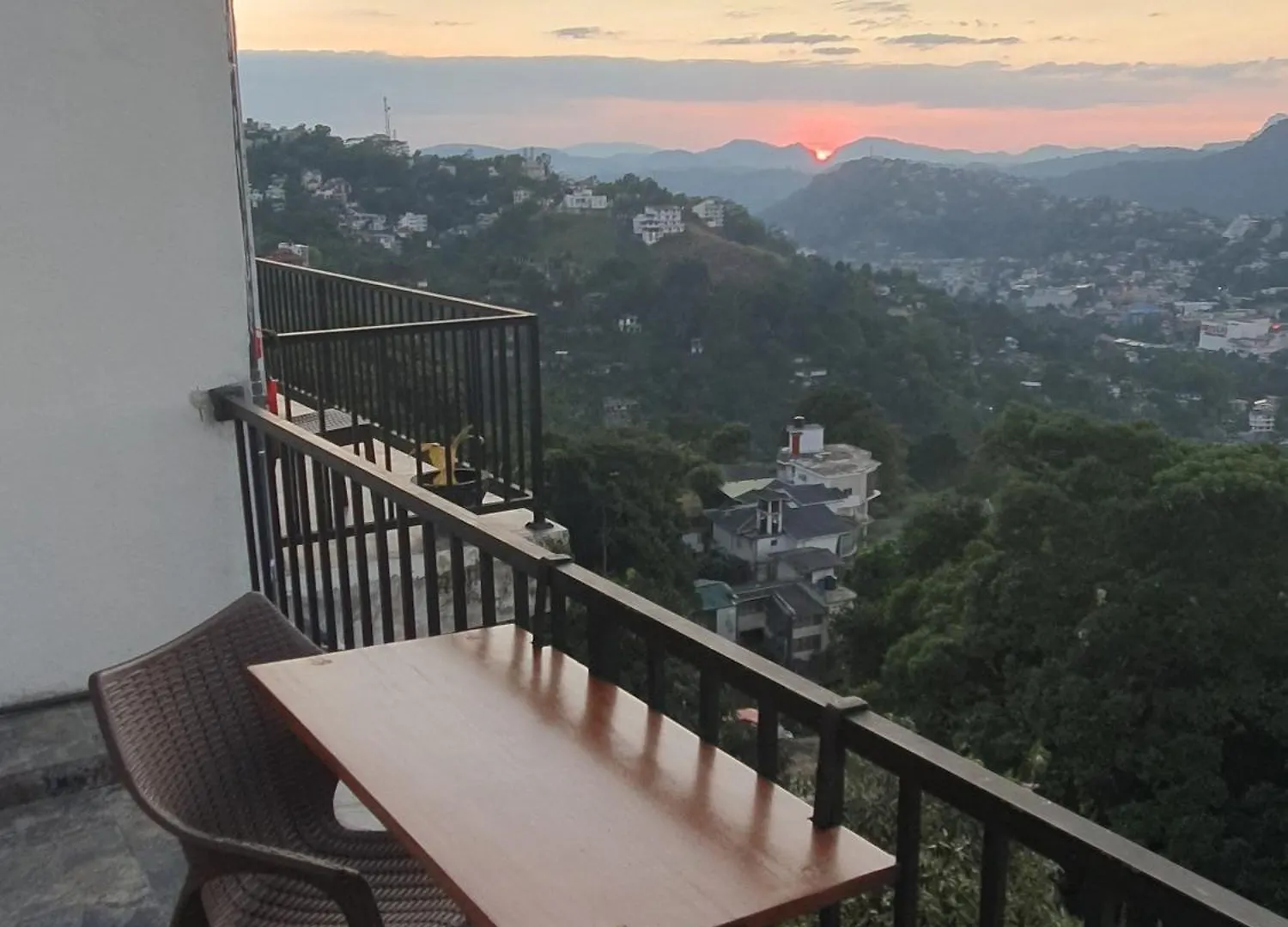 Bed & Breakfast Golden Sky Residence Kandy Sri Lanka